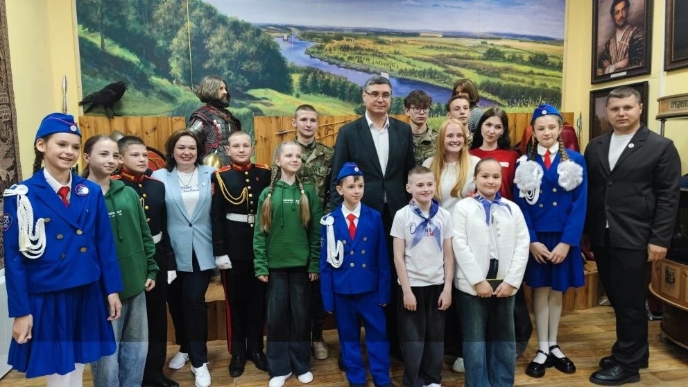 Александр Авдеев встретился с активом «Движения первых» в музее-заповеднике «Стародуб на Клязьме»